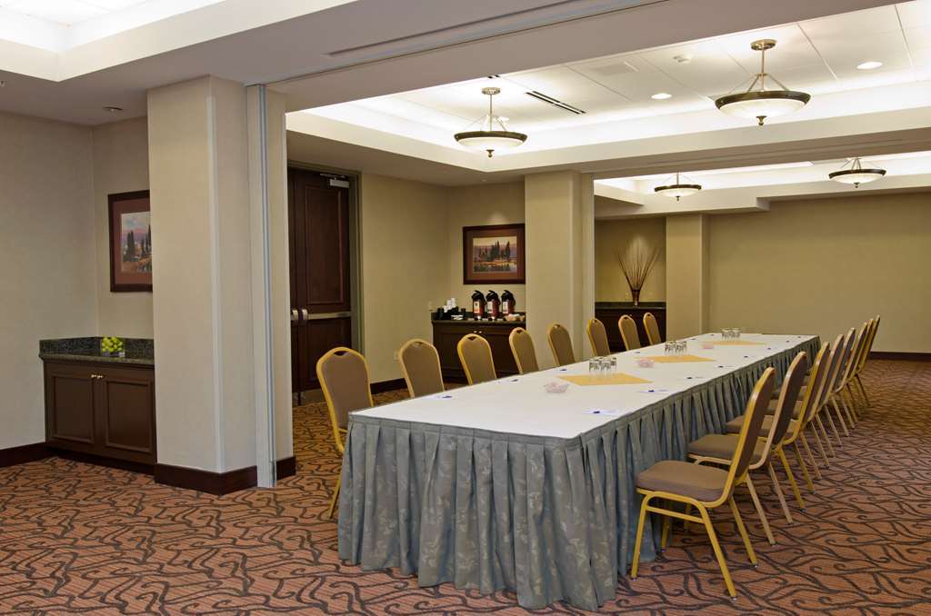 Hilton Garden Downtown Hotel 3*